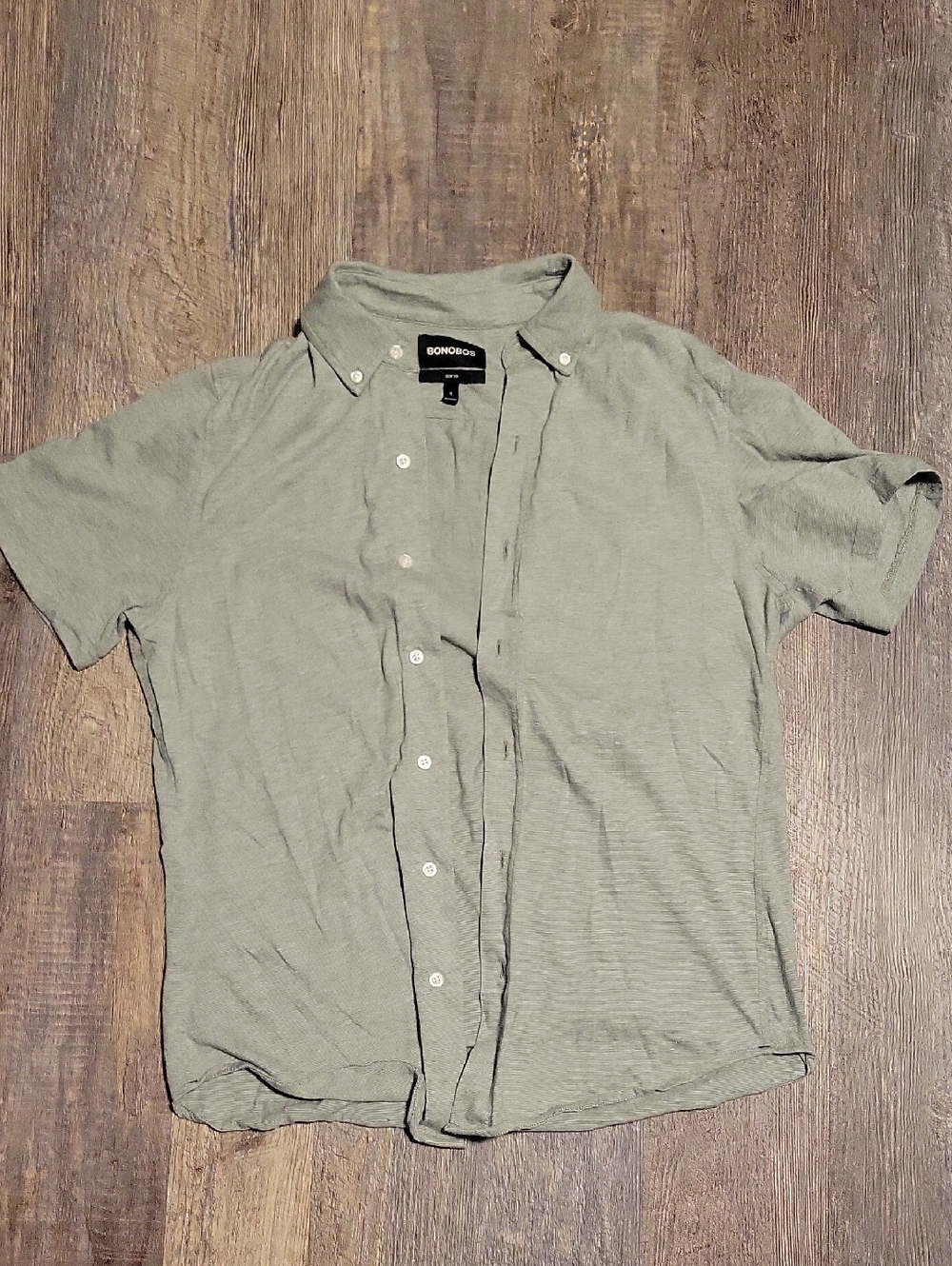 Bonds Men's Short Sleeve Button-Down Shirt in Light Sage